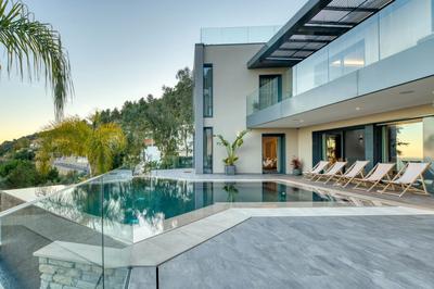 Villa - 484 m² - 12 pièces