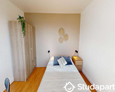 Chambre - 70 m² - 1 pièce
