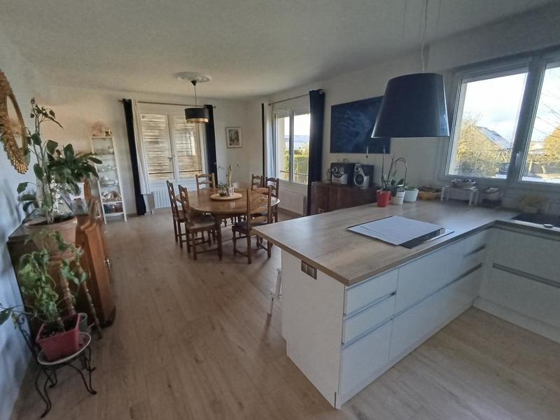 Maison - 261 m² - 11 pièces