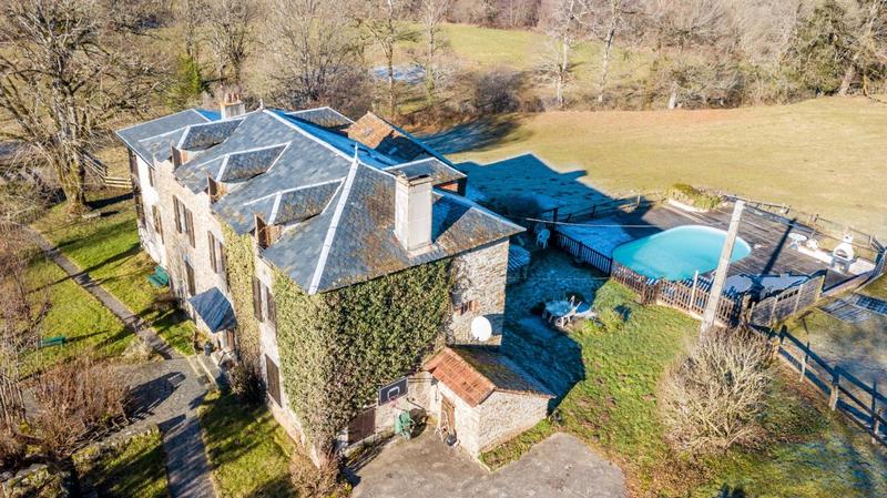 Maison - 285 m² - 12 pièces