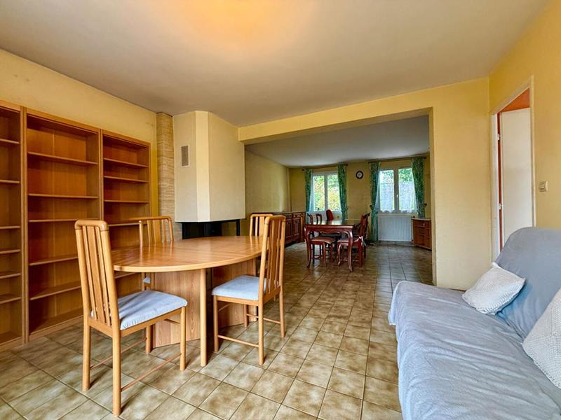 Maison - 90 m² - 5 pièces