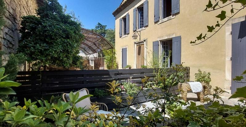 Maison - 252 m² - 9 pièces