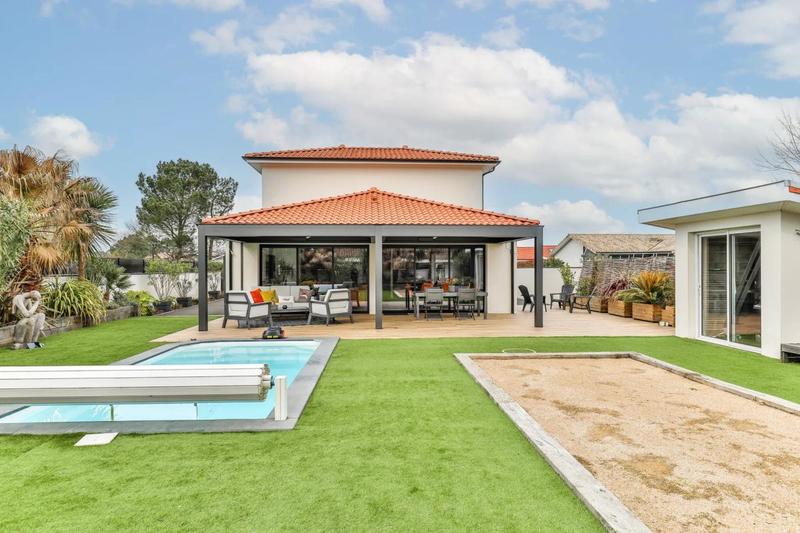 Maison - 159 m² - 5 pièces