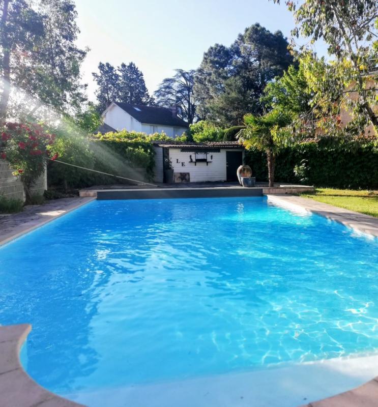 Maison - 252 m² - 9 pièces