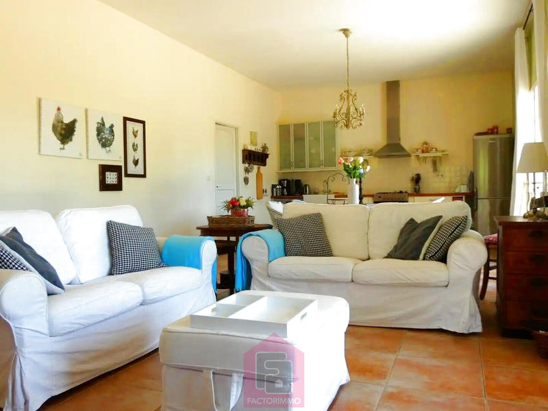 Propriété - 395 m² - 12 pièces