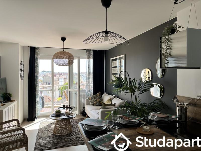 Chambre - 12 m² - 1 pièce