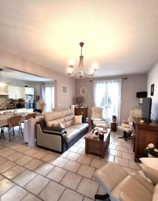 Maison - 104 m² - 4 pièces
