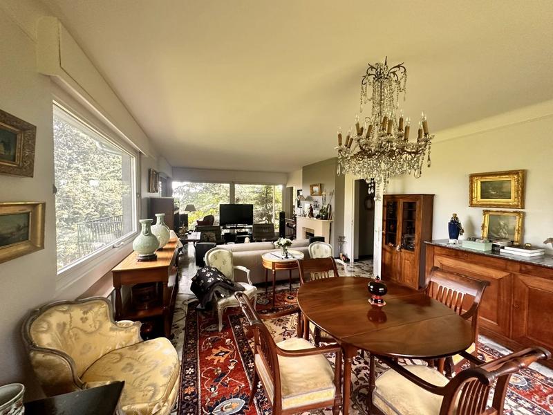 Maison - 300 m² - 8 pièces