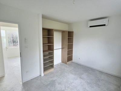 Maison - 639 m² - 4 pièces