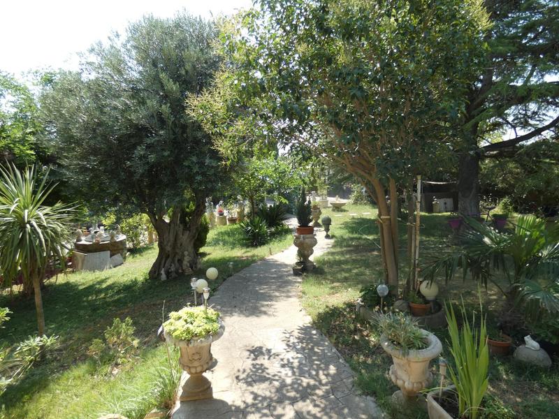 Maison - 320 m² - 8 pièces