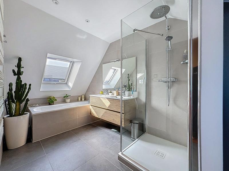 Appartement - 95 m² - 5 pièces