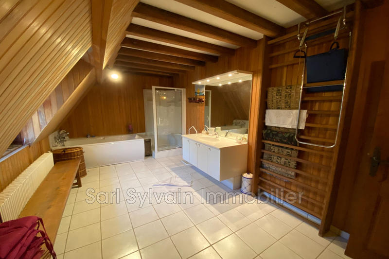 Maison - 213 m² - 6 pièces