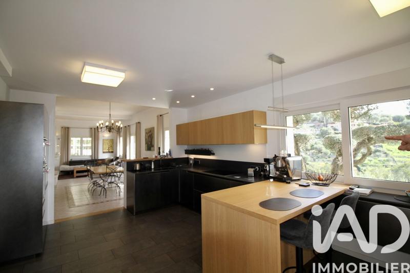 Maison - 186 m² - 6 pièces