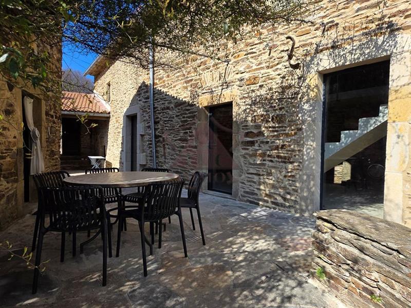 Demeure - 151 m² - 5 pièces