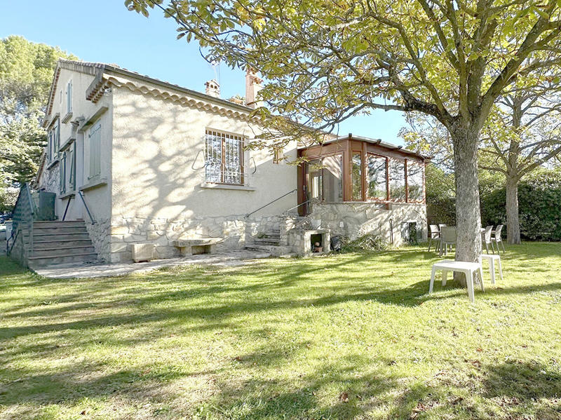 Maison - 260 m² - 10 pièces