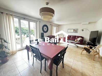 Maison - 106 m² - 6 pièces