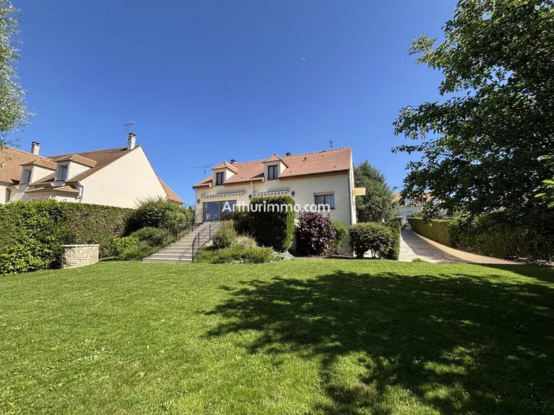 Maison - 200 m² - 8 pièces