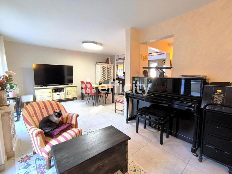 Maison jumelée - 97 m² - 4 pièces