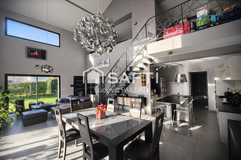 Maison - 165 m² - 7 pièces