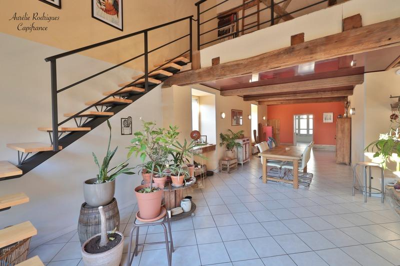 Maison - 216 m² - 6 pièces