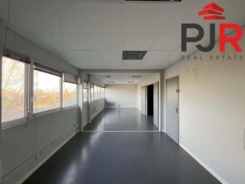 Local d'activités - 726 m²
