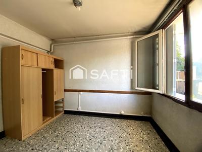 Maison - 182 m² - 8 pièces