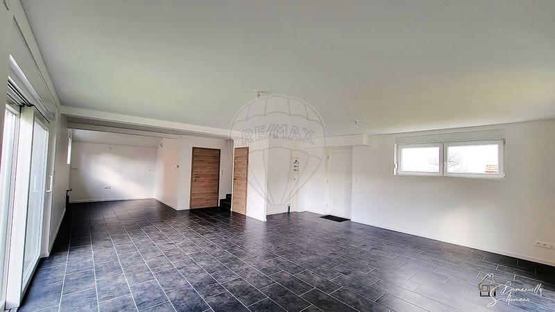 Maison - 94 m² - 5 pièces