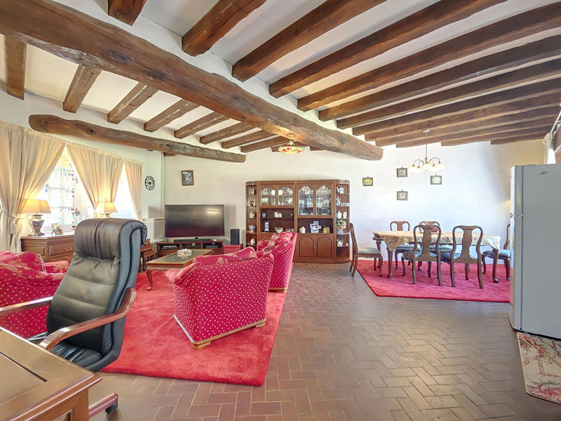 Maison - 261 m² - 11 pièces