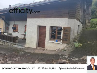 Maison - 85 m² - 10 pièces