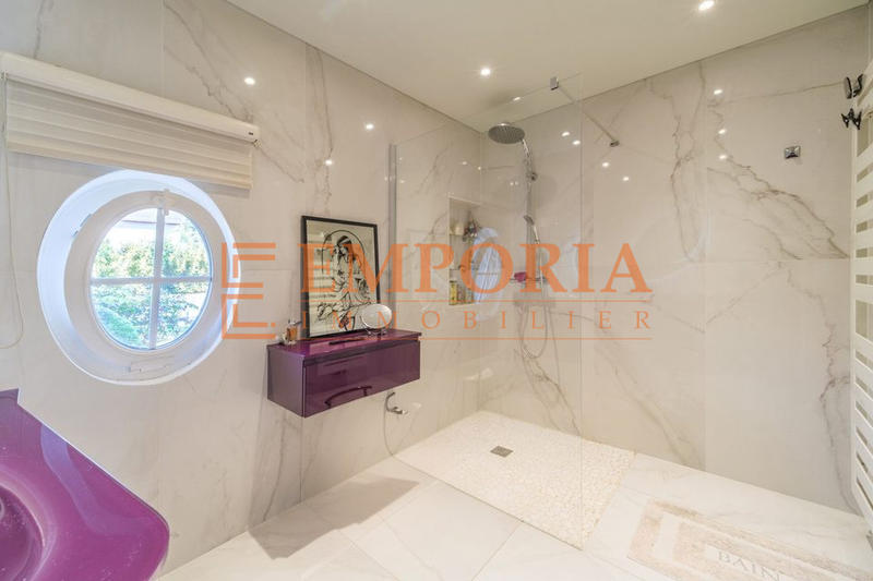 Maison - 348 m² - 7 pièces