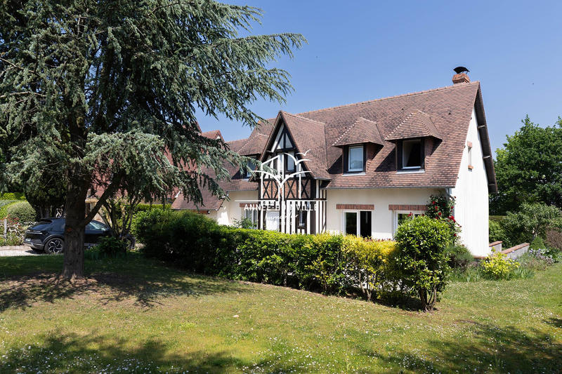 Maison traditionnelle - 120 m² - 7 pièces