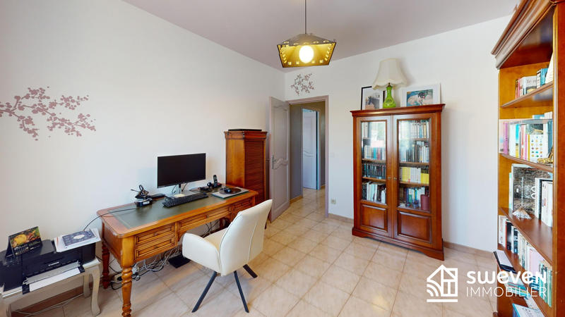 Villa - 185 m² - 9 pièces