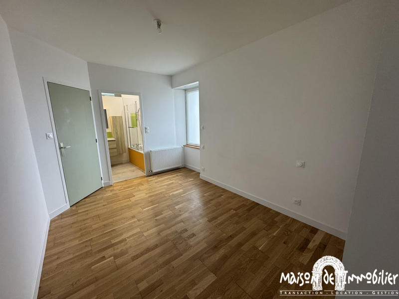Maison - 93 m² - 4 pièces