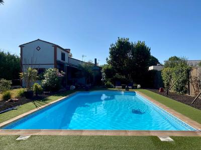 Maison - 197 m² - 7 pièces