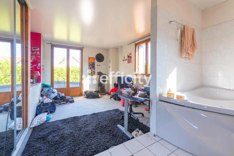 Maison - 183 m² - 9 pièces