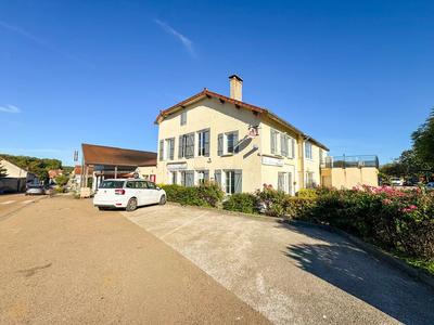 Magasins - 140 m² - 3 pièces