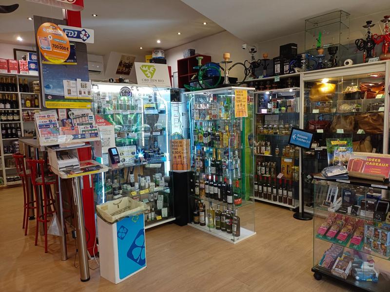 Local commercial - 245 m² - 10 pièces