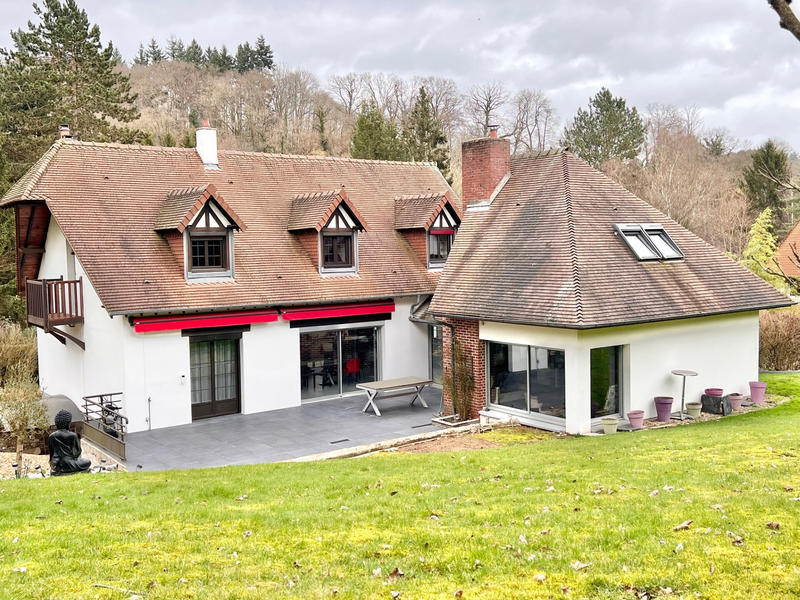 Propriété - 215 m² - 8 pièces