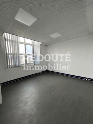 Bureau - 109 m² - 6 pièces