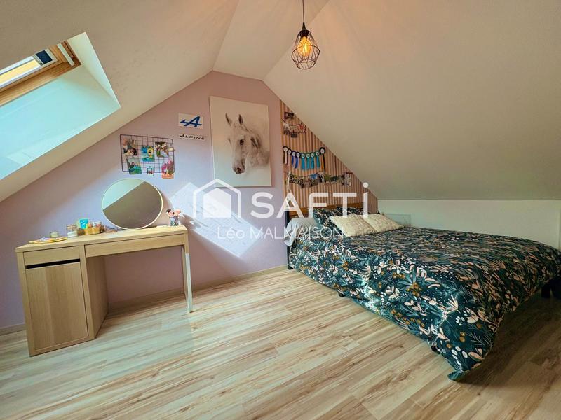 Maison - 90 m² - 5 pièces