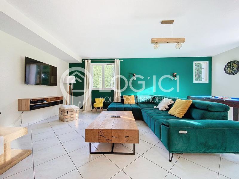 Maison - 202 m² - 7 pièces