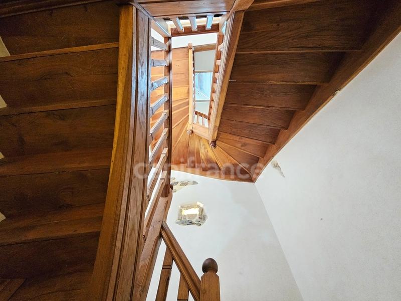 Maison - 182 m² - 9 pièces