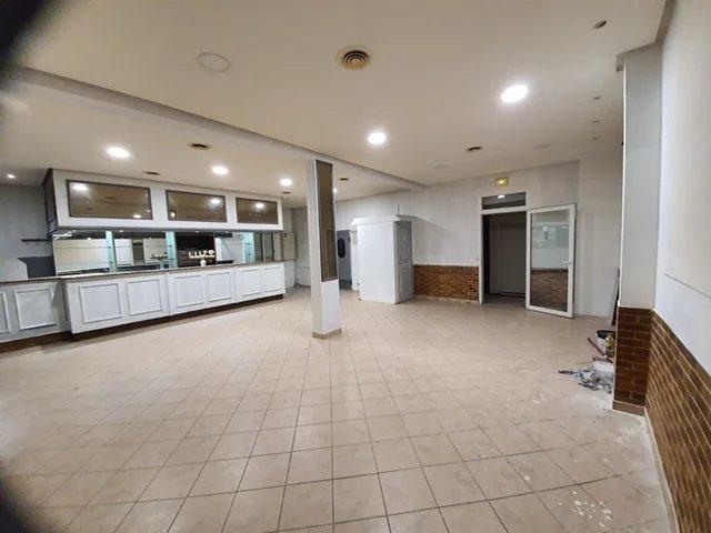 Local commercial - 94 m² - 1 pièce