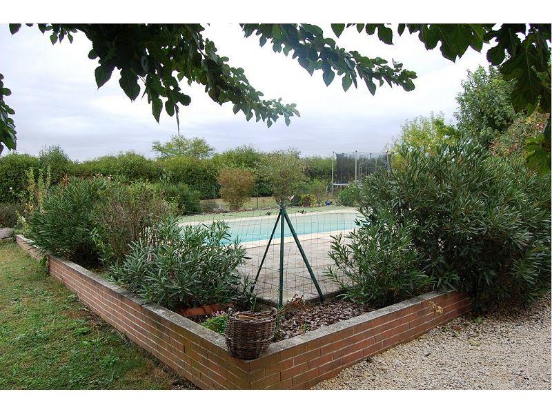 Maison traditionnelle - 250 m² - 9 pièces