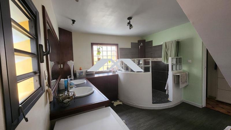 Maison traditionnelle - 185 m² - 6 pièces