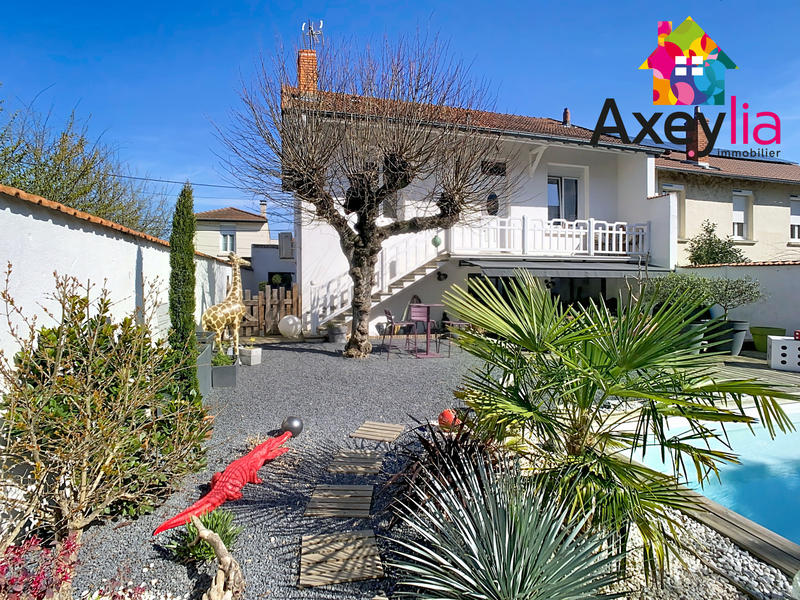 Maison - 121 m² - 6 pièces