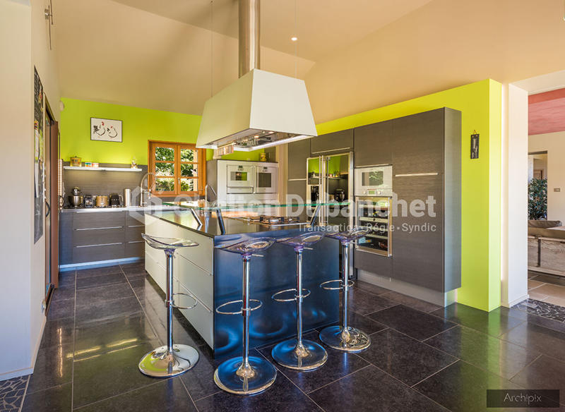 Demeure - 393 m² - 13 pièces