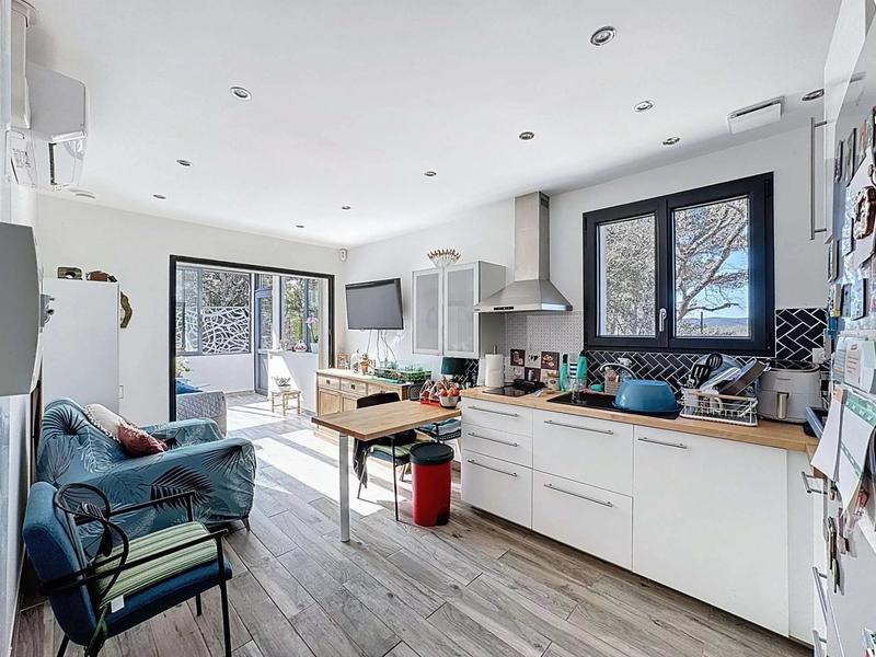 Maison - 143 m² - 5 pièces