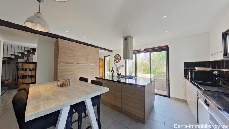 Villa - 151 m² - 6 pièces