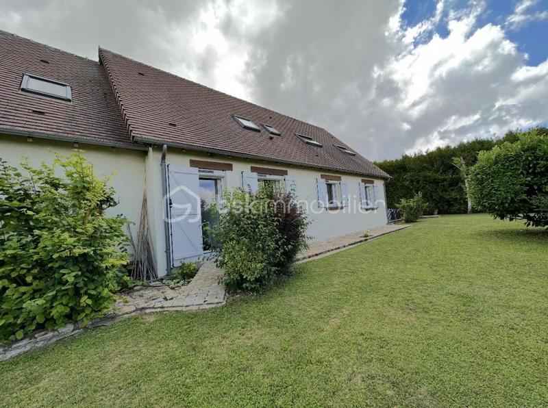 Maison traditionnelle - 148 m² - 6 pièces